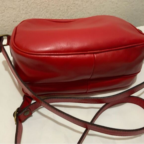 Crosspoint made for Charles Klein Italy  Leather crossbody red perforated - Picture 9 of 15